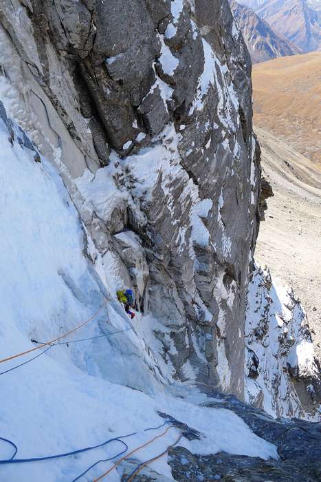 DT in lower couloir_nEO_IMG.jpg